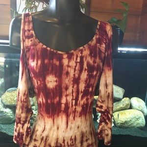 ❌Sold Tie-dyed cold shoulder shirt❌sold❌